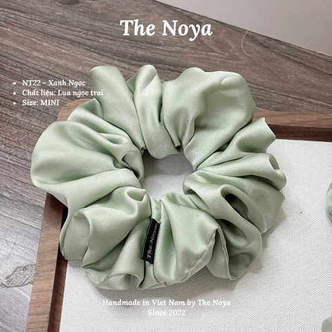 Dây buộc tóc scrunchies vải lụa ngọc trai co giãn phong cách Hàn Quốc xinh xắn cho nữ The Noya NT22