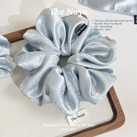 [Có SIZE LỚN] Cột tóc Gấm Lụa Thuỷ Trúc siêu mềm mướt óng ánh may thủ công The Noya G12, G13, G14