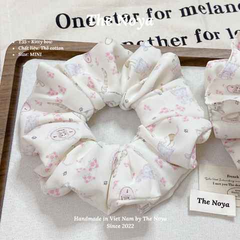 [SIÊU TO] Scrunchies hoạ tiết KITTY BOW xinh iu 2 KIỂU by The Noya T35
