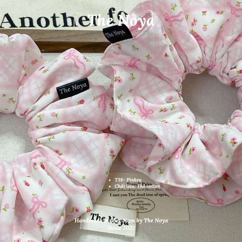 PINKEU - Dây buộc tóc SIÊU PHỒNG handmade hoạ tiết nơ hồng nhiều mặt The Noya T38