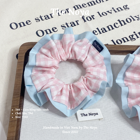 SECRET Scrunchies dây buộc tóc hoạ tiết Caro Hồng Viền Xanh dễ thương phong cách Hàn Quốc by The Noya T44