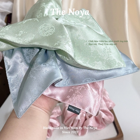 [Có SIZE LỚN] Cột tóc Gấm Lụa Thuỷ Trúc siêu mềm mướt óng ánh may thủ công The Noya G12, G13, G14