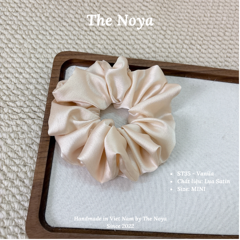 Dây buộc tóc scrunchies lụa satin mềm mại siêu phồng màu Vanila by The Noya ST35