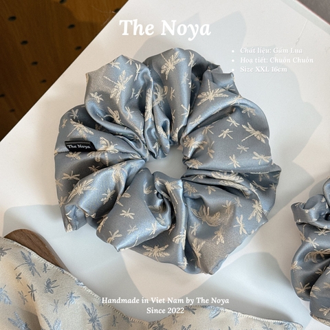 [SIÊU TO] Cột tóc Gấm Lụa chuồn chuồn, dây buộc tóc vuông 2 mặt siêu mềm mướt óng ánh may thủ công The Noya G15