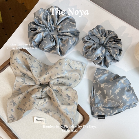 [SIÊU TO] Cột tóc Gấm Lụa chuồn chuồn, dây buộc tóc vuông 2 mặt siêu mềm mướt óng ánh may thủ công The Noya G15