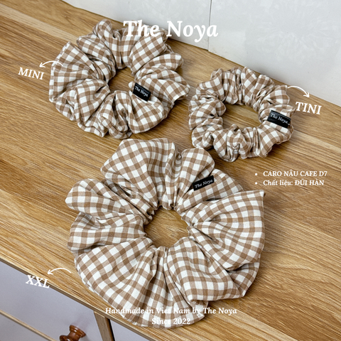 Dây buộc tóc hoạ tiết caro tông nâu chất đũi hàn Siêu phồng The Noya D7