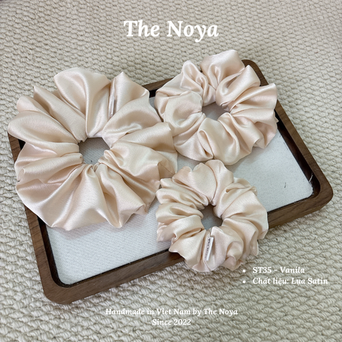 Dây buộc tóc scrunchies lụa satin mềm mại siêu phồng màu Vanila by The Noya ST35