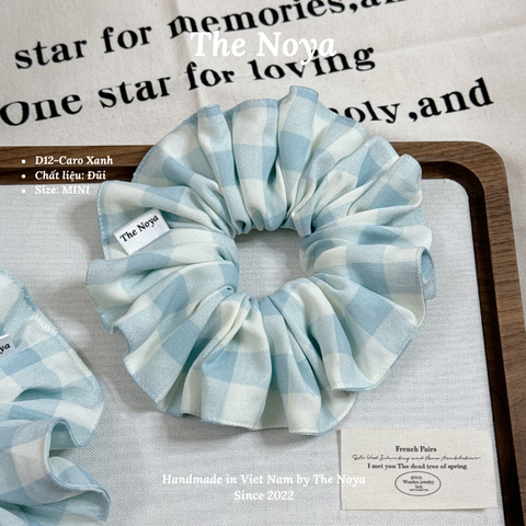 Dây buộc tóc hoạ tiết caro xanh thủ công handmade chất đũi mí viền The Noya D12