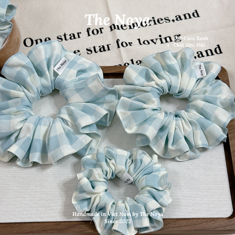 Dây buộc tóc hoạ tiết caro xanh thủ công handmade chất đũi mí viền The Noya D12