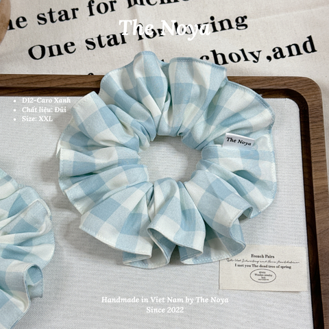 Dây buộc tóc hoạ tiết caro xanh thủ công handmade chất đũi mí viền The Noya D12