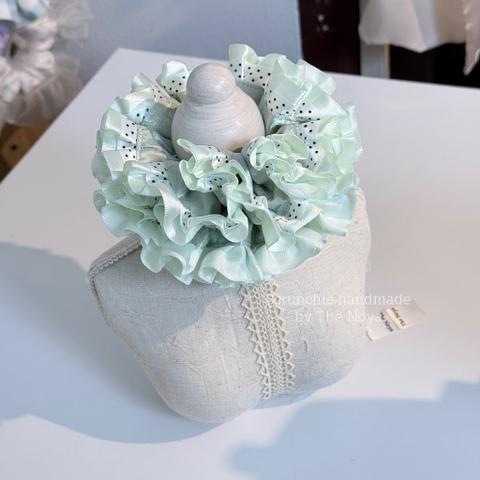 Scrunchie Cẩm Tú Cầu lụa xanh matcha chấm bi handmade by The Noya CTC23