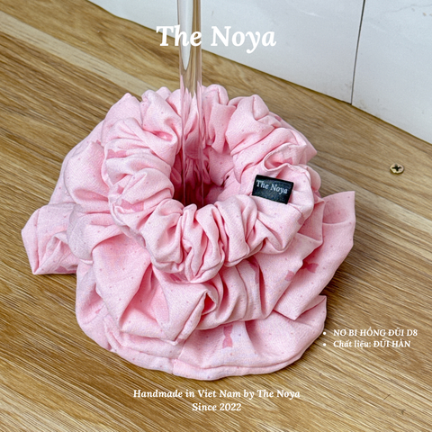 Dây buộc tóc hoạ tiết nơ bi hồng thủ công handmade chất đũi The Noya D8