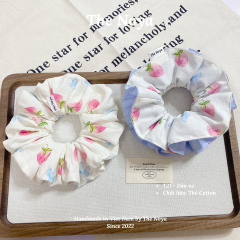 [2 tầng] - Dây buộc tóc handmade hoạ tiết dâu nơ xanh The Noya T21