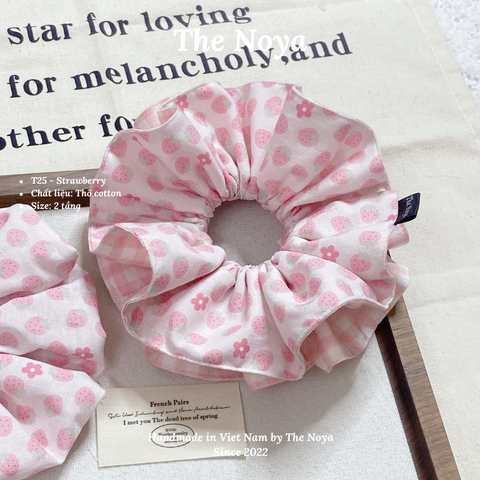 STRAWBERRY SCRUNCHIES - Dây buộc tóc handmade hoạ tiết dâu The Noya T25