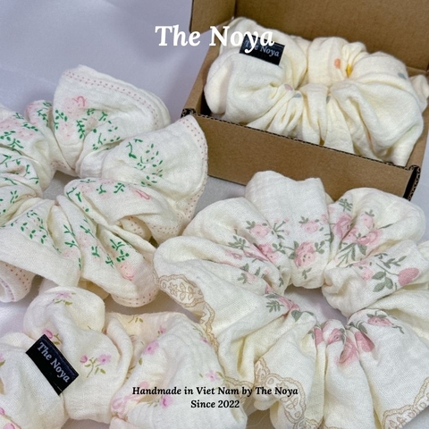 Dây buộc tóc Scrunchies chất xô muslin 2 lớp handmade by The Noya