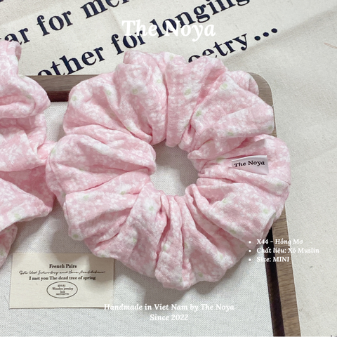 Hồng Mơ - Scrunchies màu pastel hoạ tiết lạ handmade Siêu Phồng The Noya X44
