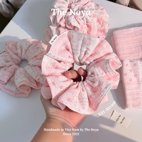 'STRAW' Scrunchies handmade siêu phồng tone hồng pastel 2 tầng, viền hồng by The Noya X91