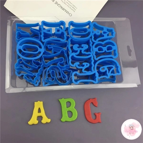 Bộ cutter 26 chữ/số nhựa xanh