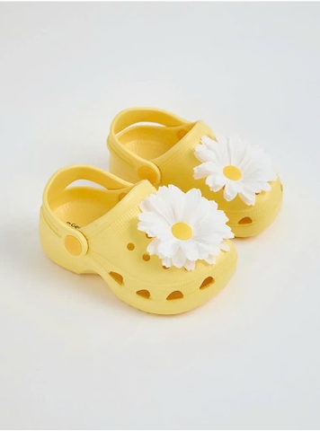 Clogs vàng / hoa cúc