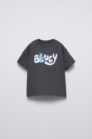 Áo phông xám đậm / Bluey