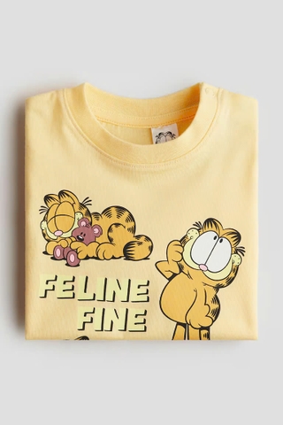 Áo phông vàng / Garfield