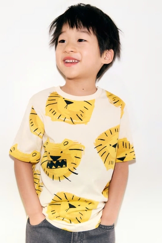 Áo phông be / sư tử