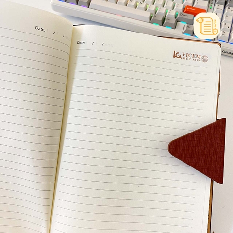 HÀNG ĐẶT Sổ B5 kẻ ngang bìa da logo ép kim, tay cài nam châm 70gsm,200 trang