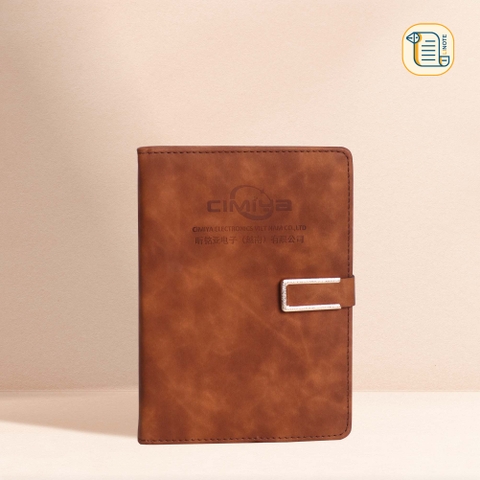 HÀNG ĐẶT Sổ A5 kẻ ngang bìa da tay cài phối kim loại 70gsm,200 trang