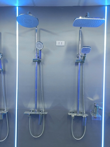 Bộ Vòi sen tắm đứng, Sen cây tắm đứng SC 050