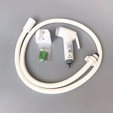 Xịt vệ sinh nhựa trắng