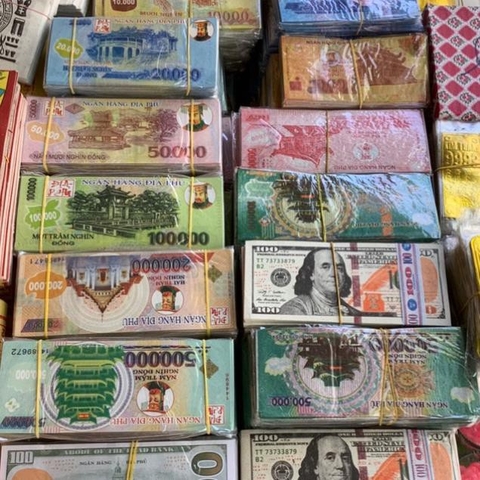 Tiền Polime - đồ thờ cúng