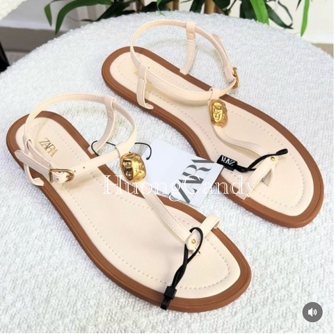 (chân mảnh lùi 2sz)Sandal ZR xỏ ngón khuy vàng Fullbox(sẵn)H69/8495-3/T2.9A