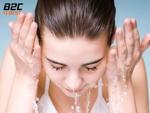 Cách Dùng Nước Muối Sinh Lý Rửa Mặt Giúp Giảm Mụn, Dịu Da
