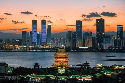 Giải đáp nên du lịch Nam Ninh tự túc hay đi tour từ Hà Nội?