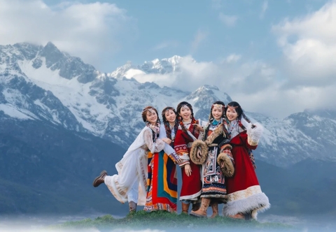 Đi Lệ Giang mặc gì chụp ảnh đẹp? Tips phối đồ không thể bỏ qua