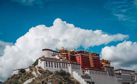 Thánh địa Lhasa trung tâm chính trị, kinh tế và văn hóa của Tây Tạng