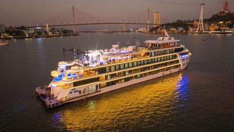 Elite Tour ký hợp đồng chiến lược du thuyền Luna Halong Cruise 5000 voucher