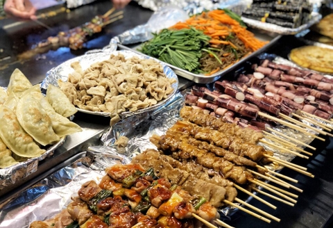 Những món ăn vặt đường phố ở Hàn Quốc khiến du khách mê mẩn