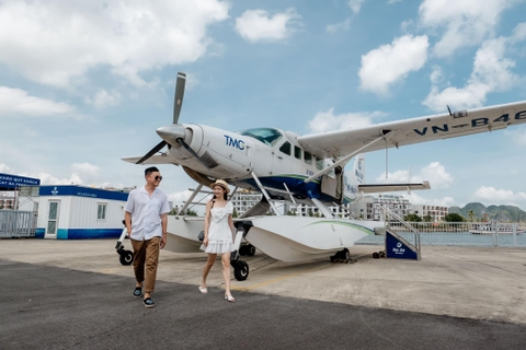 Trải nghiệm ở Hạ Long được nhiều người thích thú cùng Thủy Phi Cơ