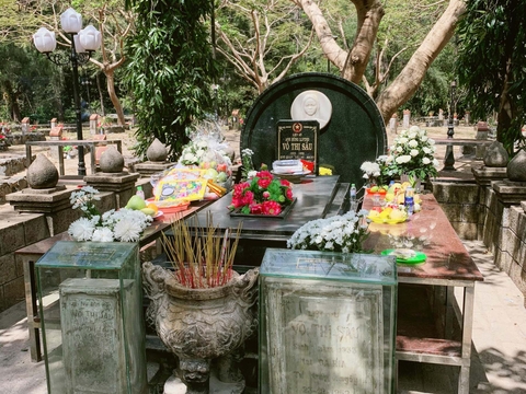 Kinh nghiệm đi lễ cô Sáu - Du lịch Côn Đảo