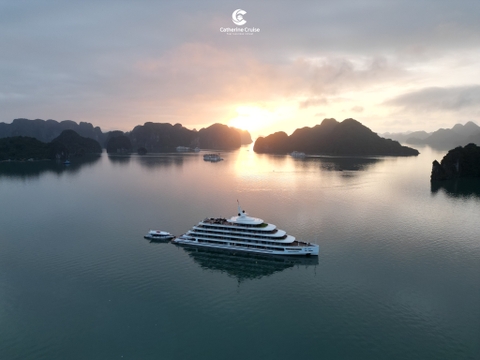 Du thuyền Catherine Hạ Long 6 sao 2 ngày 1 đêm