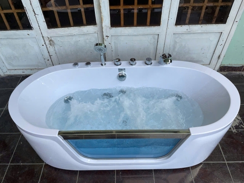 Bồn Ovan Kính Massage 1.7m MKT-17