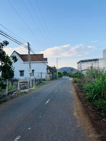 Đất Đức Trọng giá ngộp