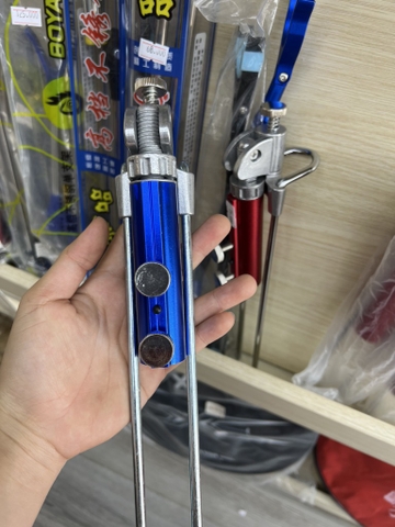 Chân cấm đất xoay 360