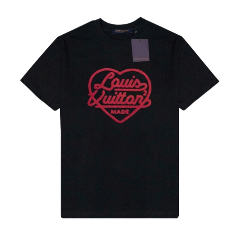 Áo Thun Louis Vuitton TIM ĐỎ Thêu Xù (KNG)
