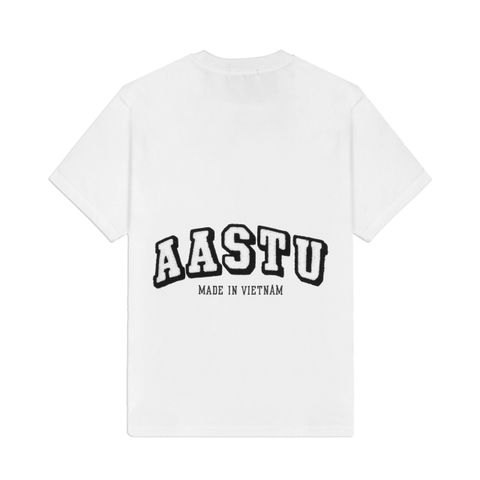 Áo Thun Aastu Thêu Xù Sau Lưng (Trắng)