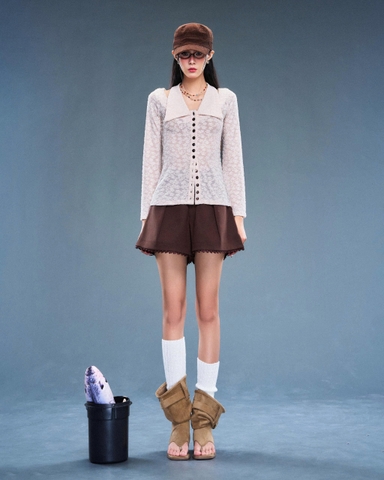 Áo thun ren hoa tay dài cổ sơ mi - Witness Top