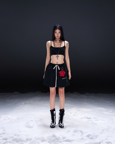 Áo hai dây croptop smocking đen - Black Riot Croptop