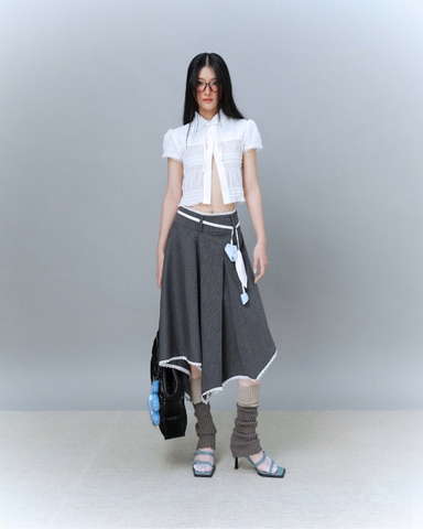 Chân váy xám vạt xéo phối ren - Kuromi Skirt