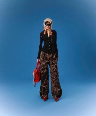 Áo thun tay dài đen cổ sơ mi nút xà cừ - Leo Top